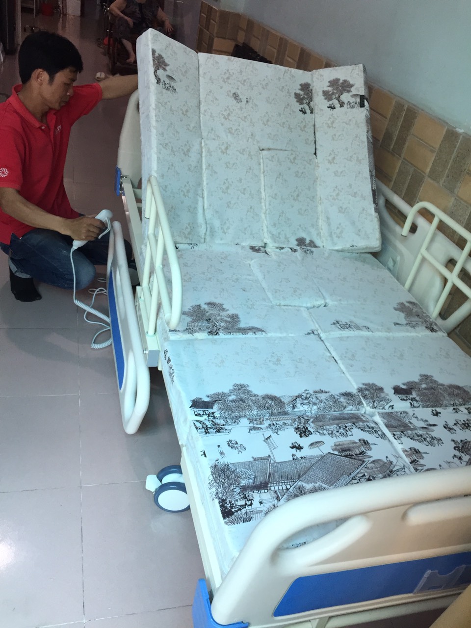 Giường bệnh đa năng