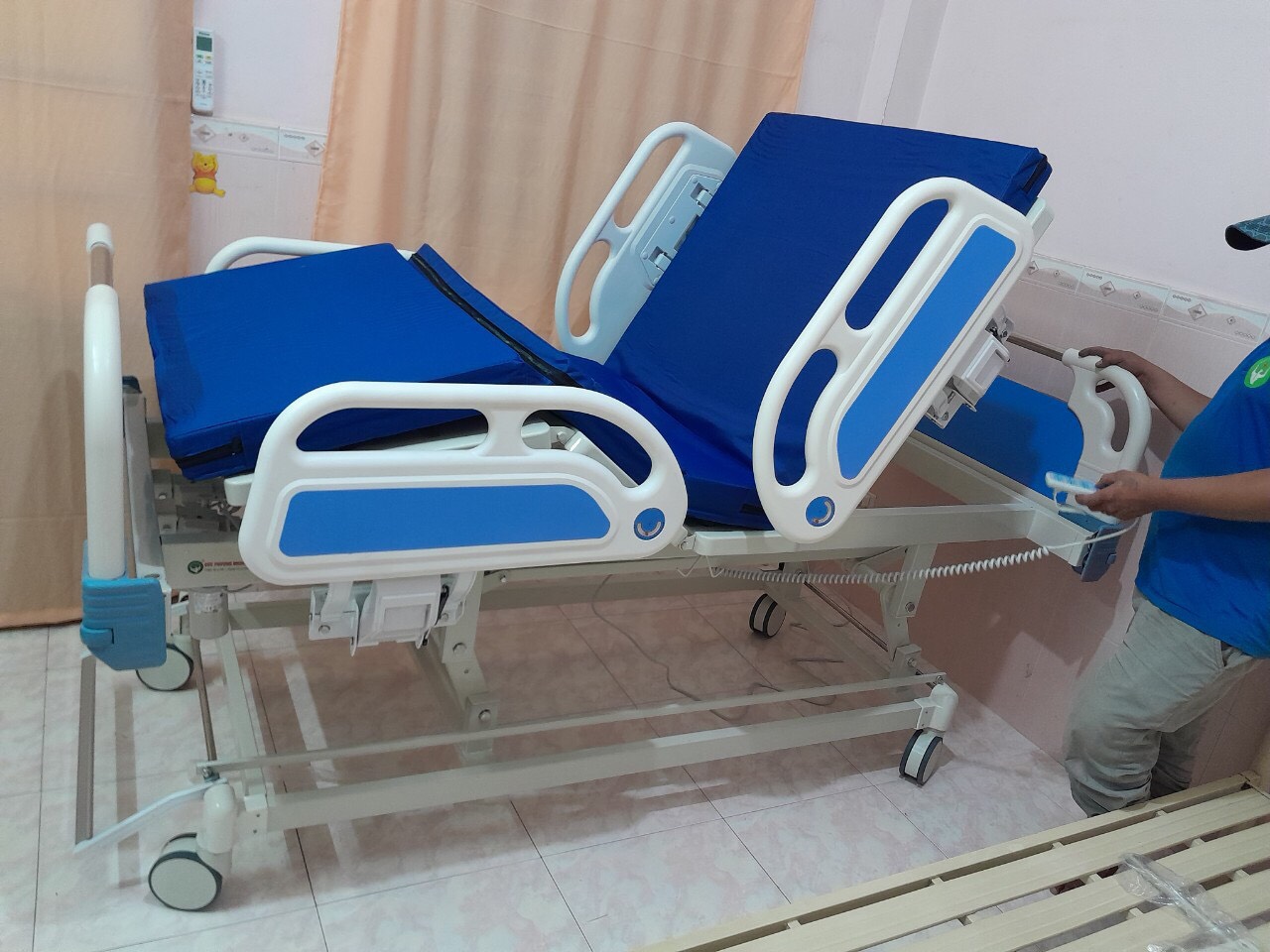 Giường bệnh nhân cao cấp
