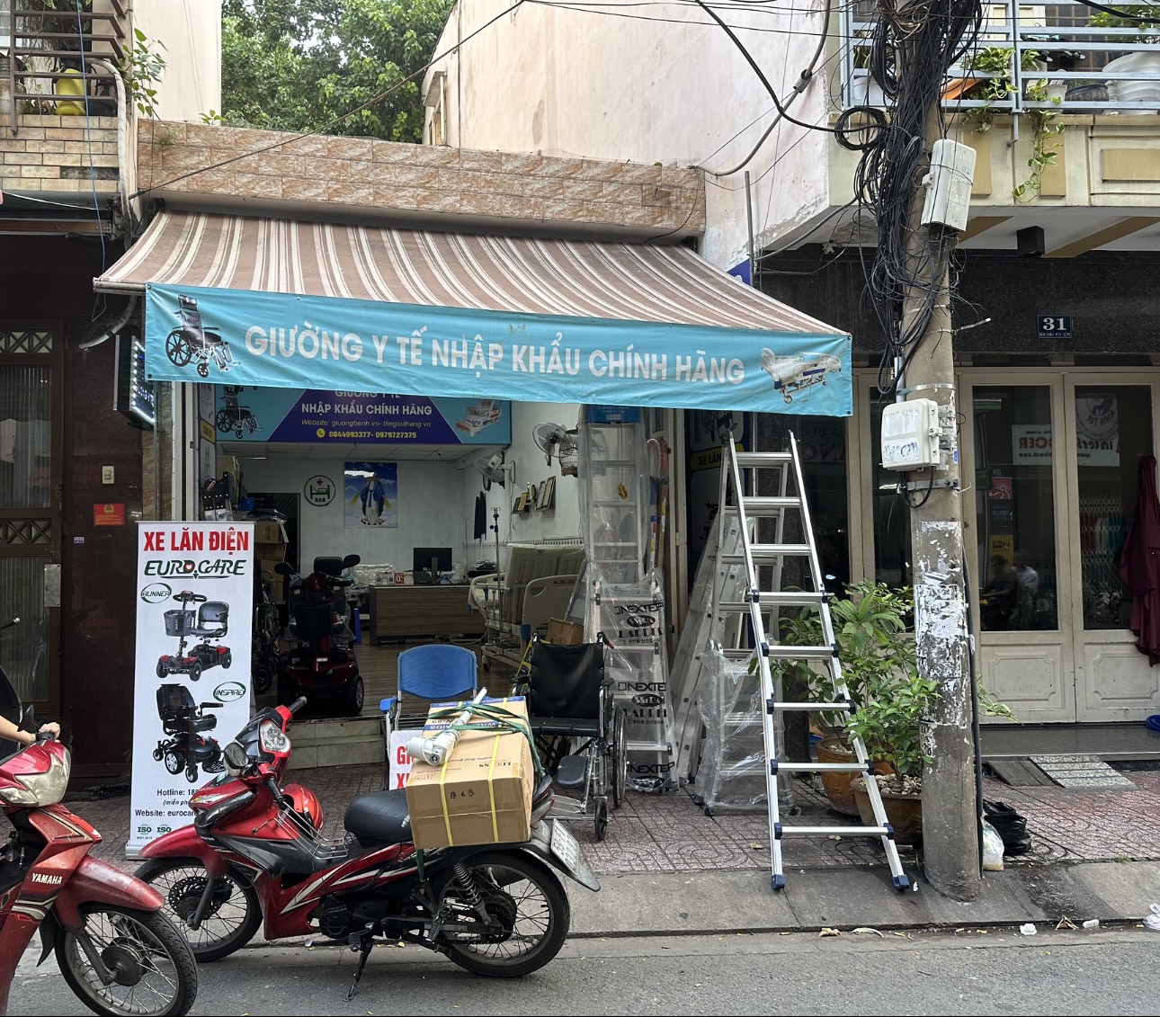 Cửa hàng bán xe lăn tại TPHCM