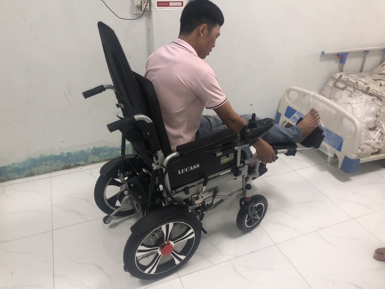 Xe lăn điện gấp gọn giá tốt