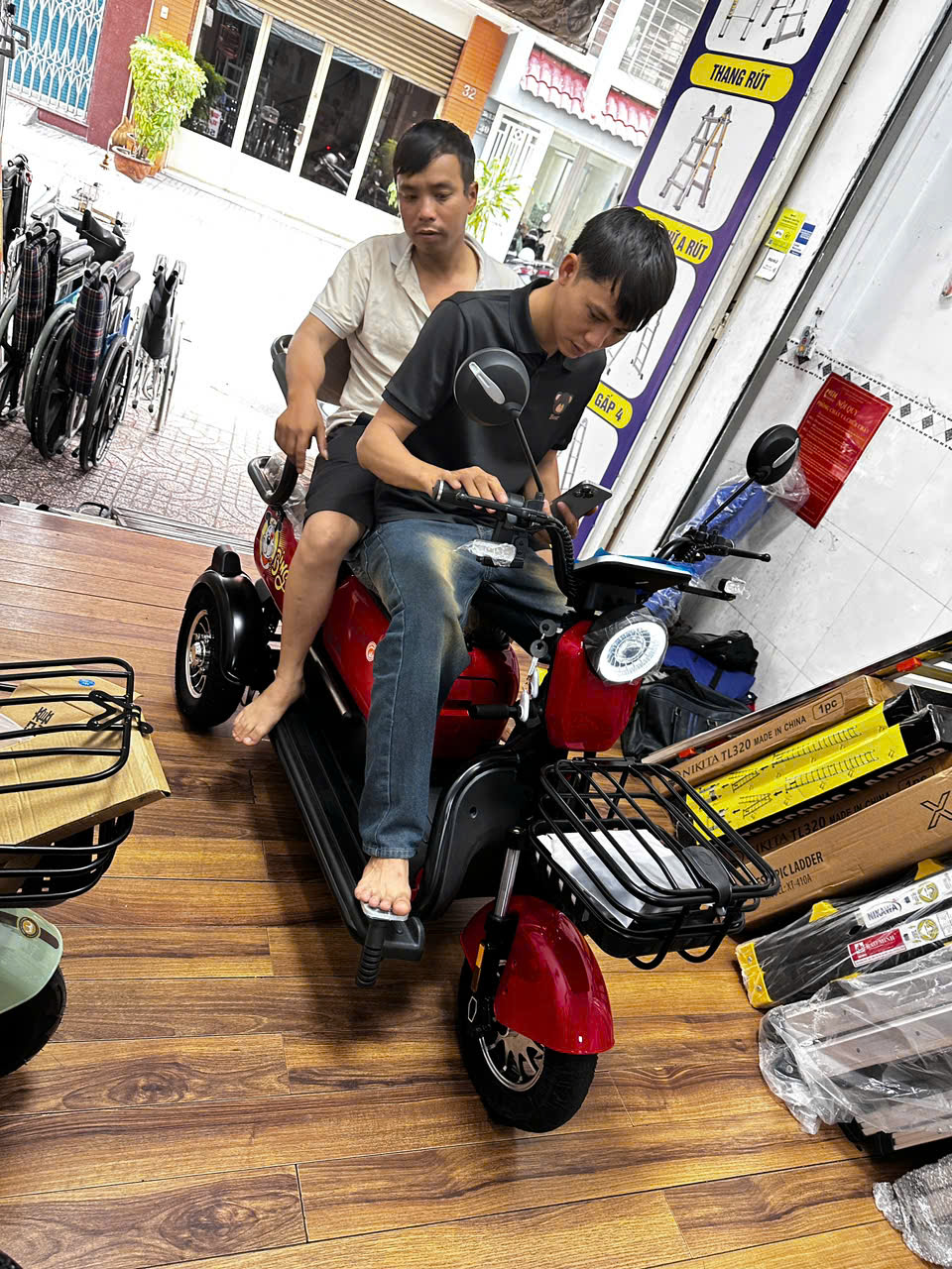 Cữa hàng bán xe điện 3 bánh giá rẻ ở quận Phú Nhuận