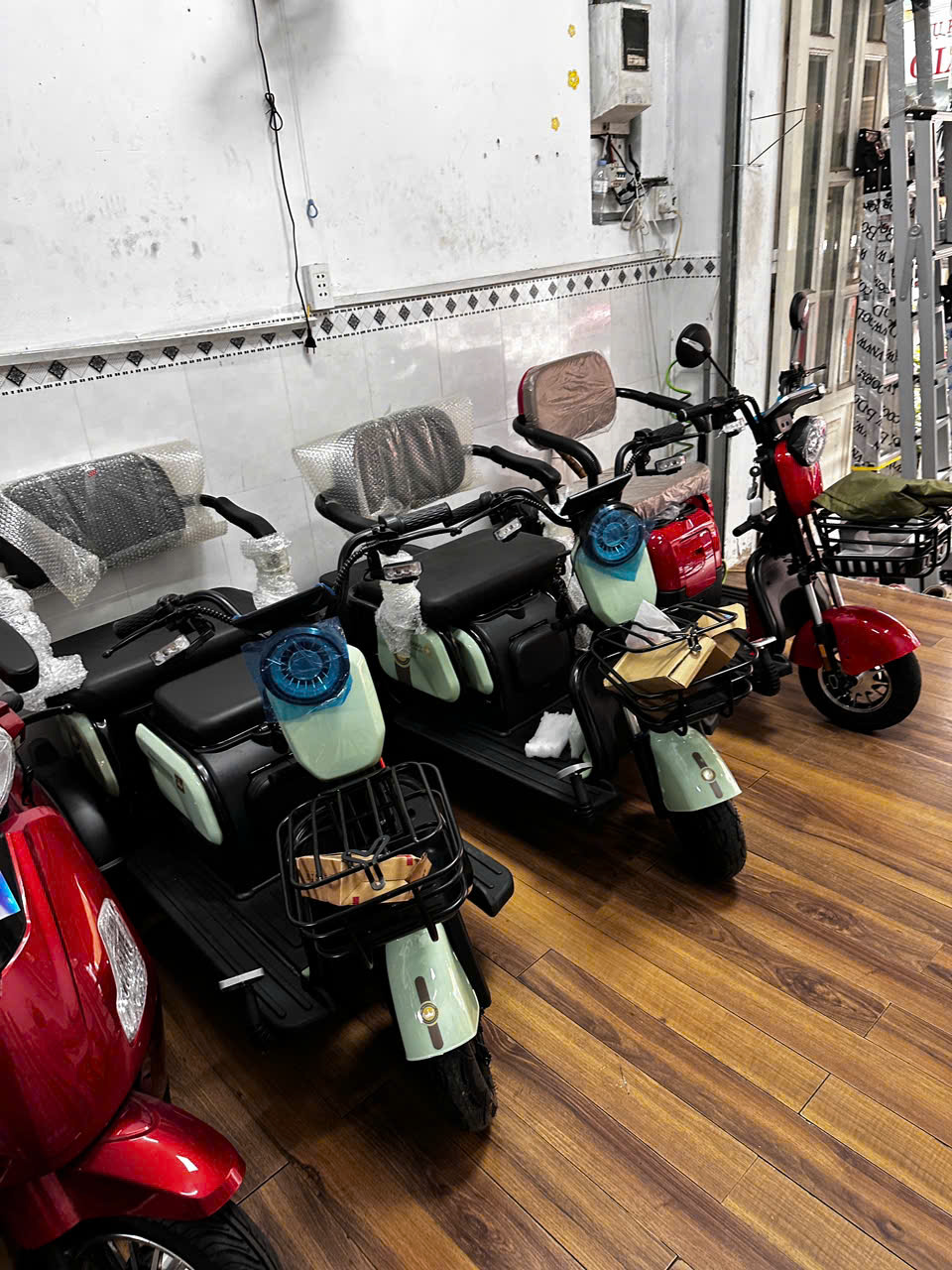 Xe điện 3 bánh cho người gài tại bến tre