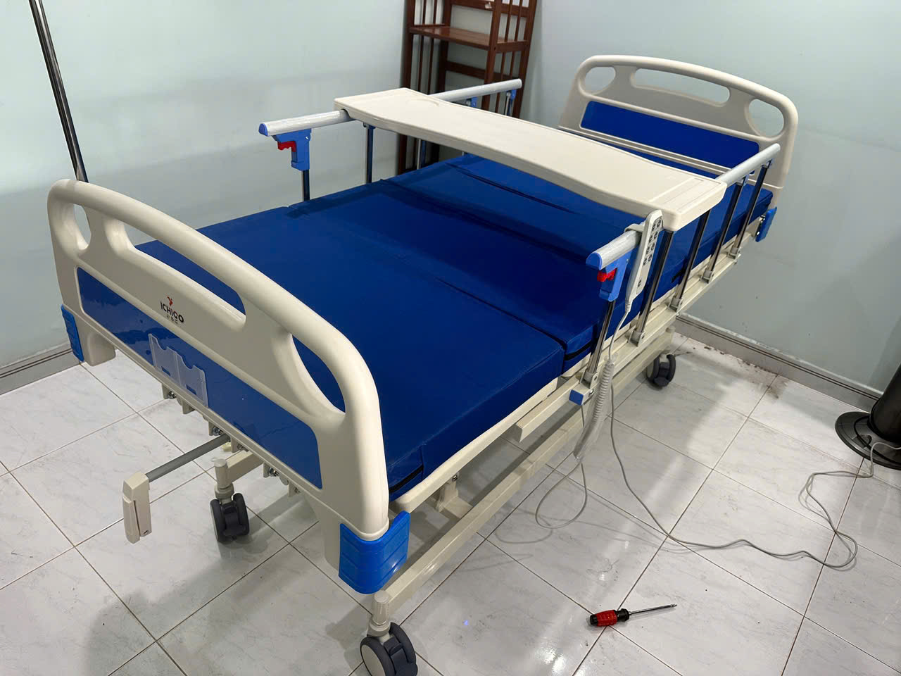 Giường y tế chính hãng