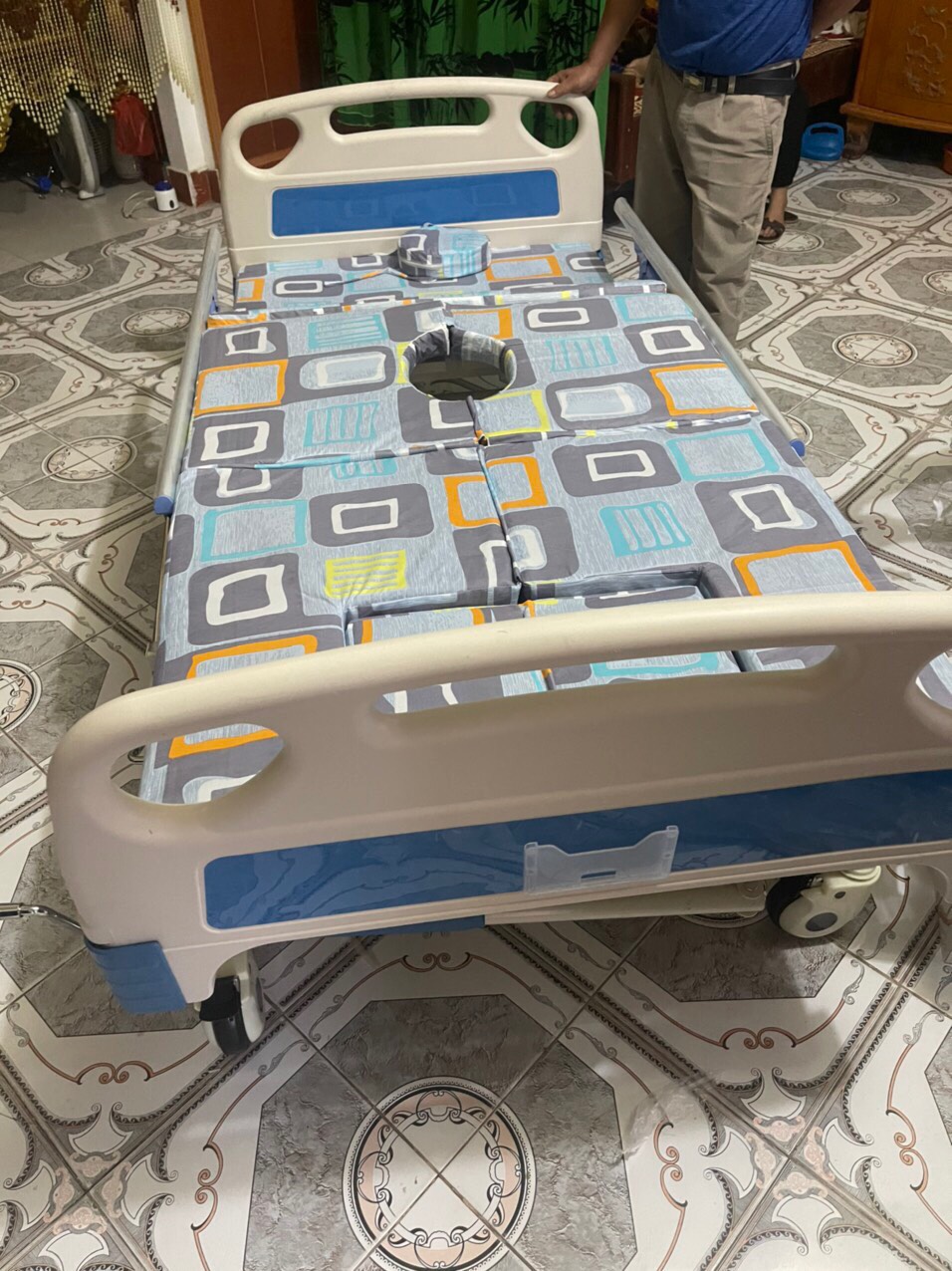 Giường y tế chính hãng