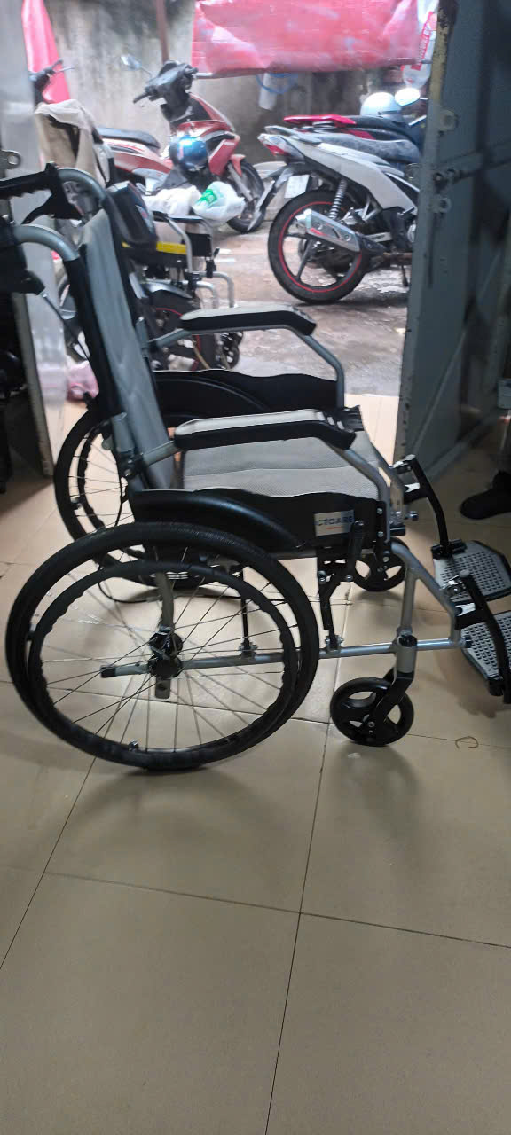 Xe lăn lucass X303 mới 90%