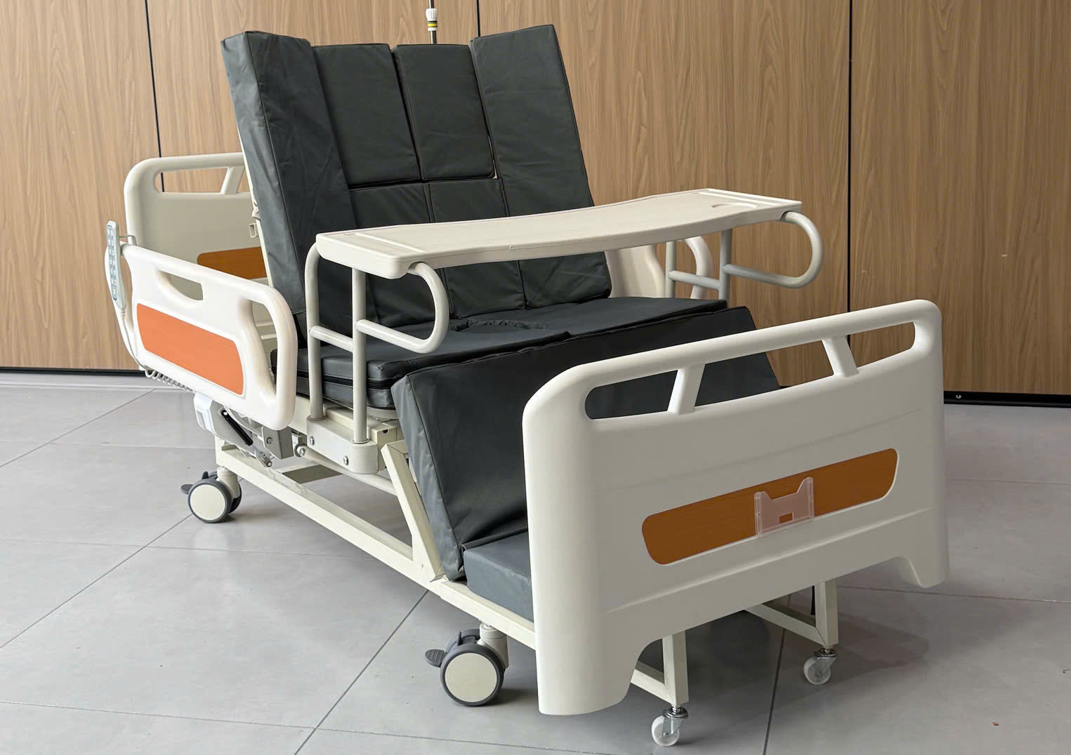 Giường cho người già